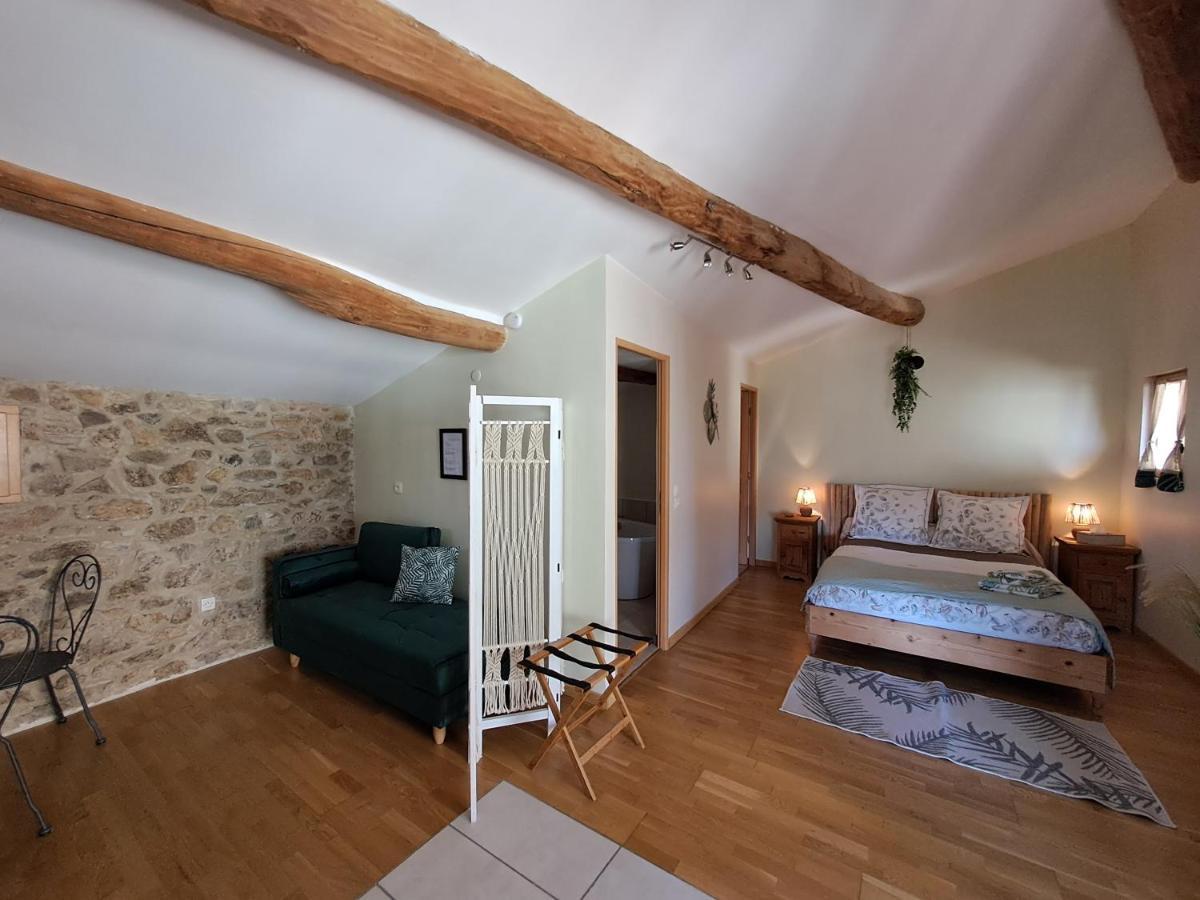 Malleval Domaine Saint Claude - Gite , Chambres D'Hotes & Hebergement Insolite מראה חיצוני תמונה